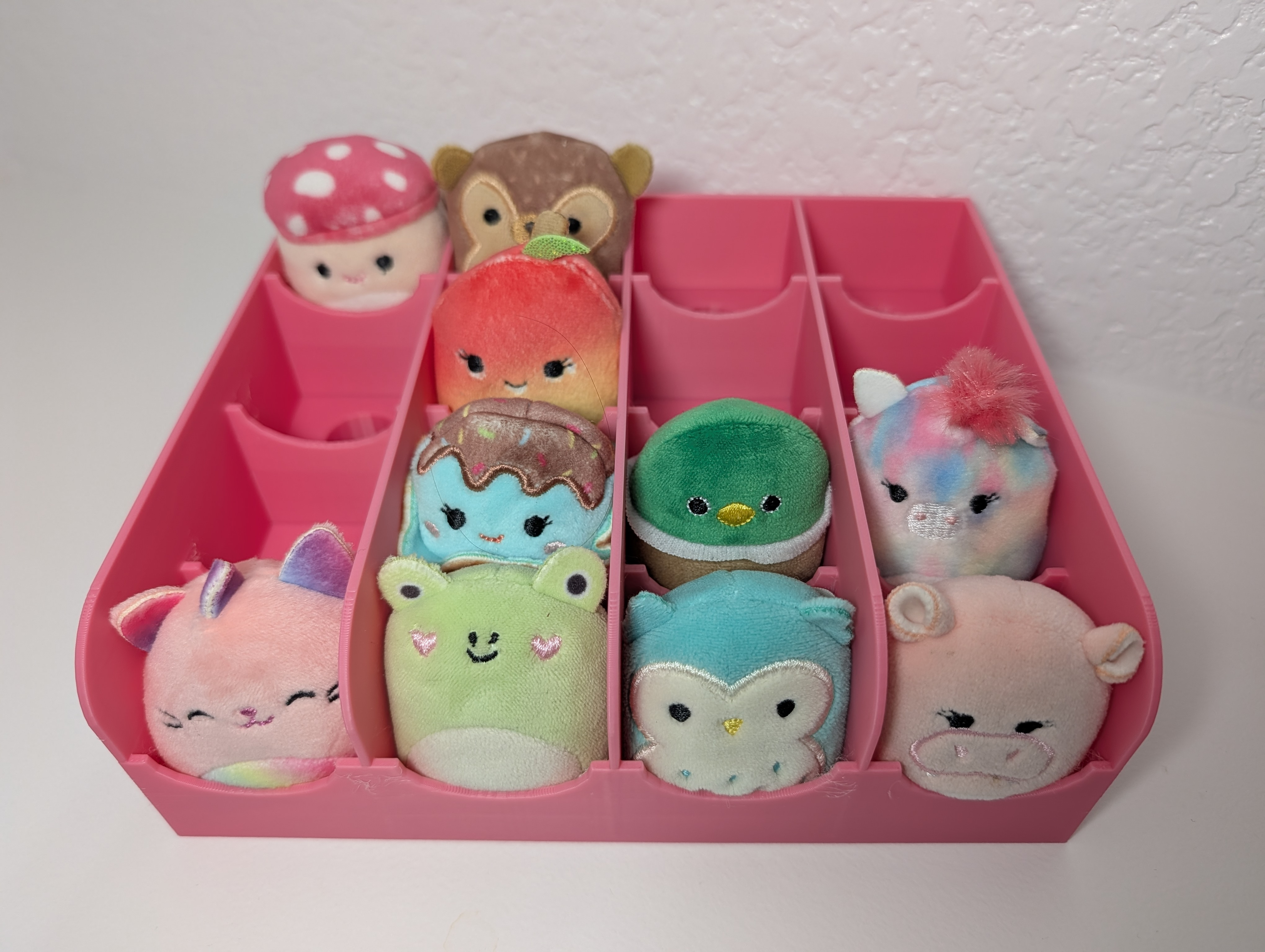 Squishville 16-Animal Display Case